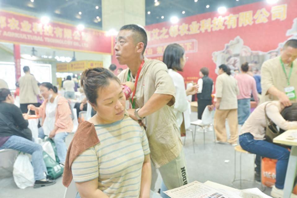 因?yàn)榘詯?ài)， 品牌艾企亮相艾博會(huì)