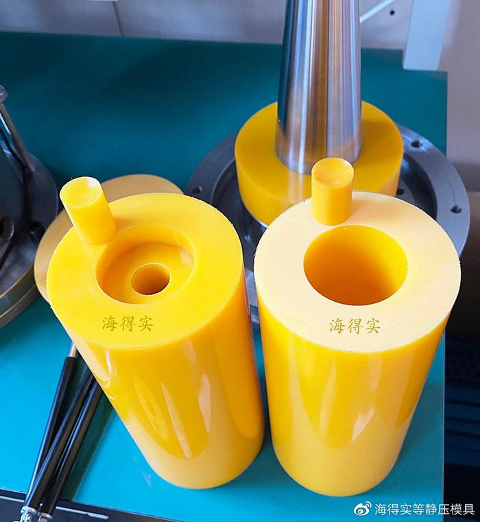 等靜壓模具廠家是怎么設計模具的，等靜壓聚氨酯模具有什么優勢